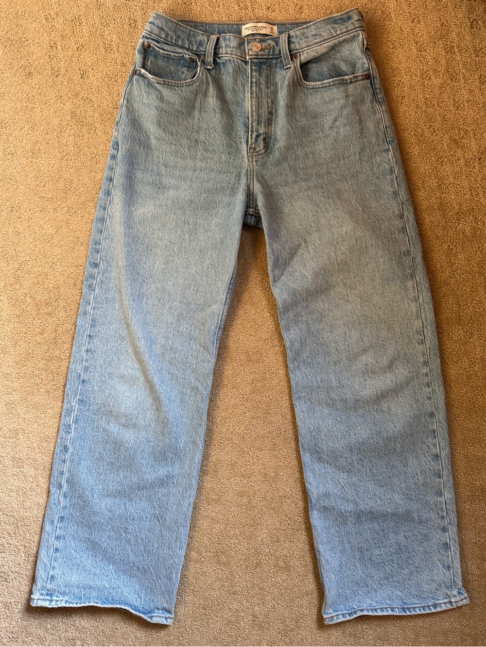 Abercrombie High Rise 90s Relaxed Jean - Medium wash